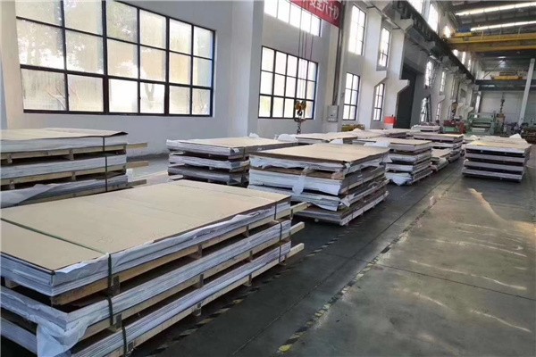 隨著工業(yè)發(fā)展對技術和質量的要求越來越高，321不銹鋼板的應用范圍和市場需求將不斷擴大